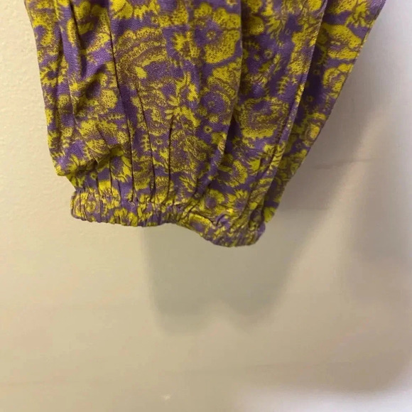 Abound Floral Crop Top Long Sleeves - Picture 3 of 5